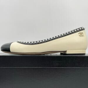 Chanel | Cream Black Lambskin Pearl CC Cap Toe Ballet Flats 2016 FR 37C
